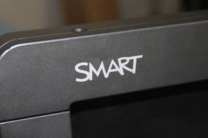 lot 2 image: 70 Smart Board SmartBoard 8070i Electronic Digital Interactive Flat Panel Display Board