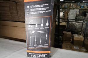 lot I25 image: 21.2 cc Gas 2-Stroke Cycle Pro Attachment Series Power Head
