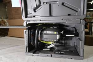 lot I28 image: 18 in. 38cc 2-Cycle Gas Chainsaw with Heavy Duty Case