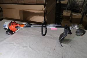 lot I59 image: 2-Cycle 26 CC Straight Shaft Gas Trimmer