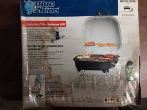 lot 4 image: Blue Rhino Portable Gas Grill