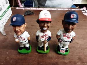 lot 25 image: 3-Minnesota Twins (Mountain Dew) Game Day Bobble Heads Carew, Blyleven, Winfield