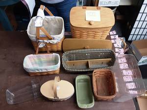 lot 37 image: Longaberger Mail Box Basket, Beach Comber With Liner, Vanity With Divider Lid, Assorted Small Baskets & Accessories