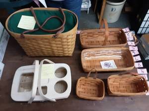lot 39 image: Longaberger Large Boardwalk BasketPurse, Travel Organizer, 2-Long, 2-Small Baskets