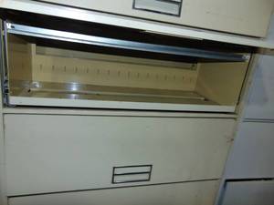 lot 23 image: Large 5 Drawer File Cabinet