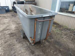 lot 39 image: Garbage Cart on Wheels