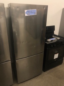 lot 2 image: LG Refrigerator