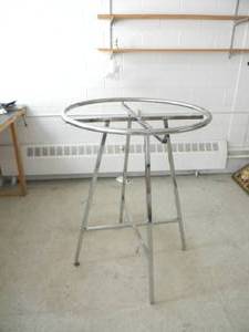 CLOTHES RACK - WORKS - SEE PICTURES