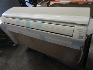 lot 517 image: FUJITSU SPLIT TYPE INDOOR AIR CONDITIONING UNIT