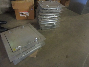 lot 533 image: ASSORTED BOESER DUCT ACCESS DOORS WITH CAM LOCKS