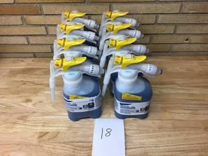 lot 18 image: SEALED AIR DIVERSEY Lot of 8 1.5L Jugs - Glass and multi surface