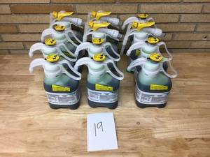 lot 19 image: SEALED AIR DIVERSEY Lot of 12 1.5L Jugs restroom floor and surface