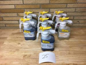 lot 25 image: SEALED AIR DIVERSEY Mixed lot of 7 1.5L JUGS Heavy Duty Pre-Spray, Disinfectant