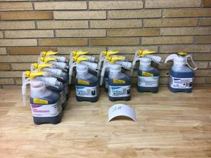 lot 28 image: SEALED AIR DIVERSEY Mixed lot of 10 1.5L JUGS - 4 shower 4 bathroom - 1 restroom 1 glass