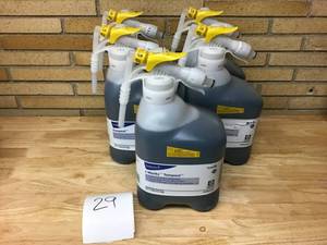 lot 29 image: SEALED AIR DIVERSEY lot of 5 1.5L Jugs cleanerdegreaser