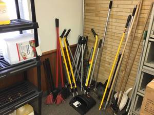 lot 51 image: Huge Mixed Lot Of Brooms,Dustpans And Scrappers
