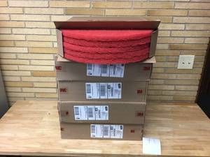 lot 71 image: 3M - Lot of 25 Red 20 5100 Buffer Pads