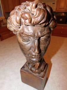 lot 20 image: Wooden Hand Carved Bust