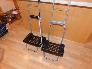 lot 125 image: 2 Grocery carts