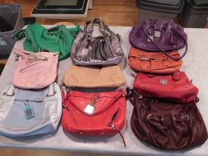 lot 136 image: Assortment of purses