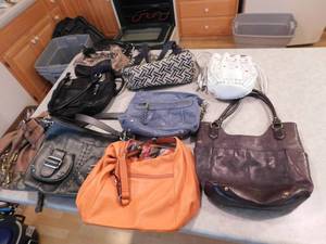 lot 138 image: Assortment of purses