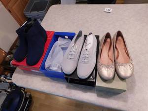 lot 143 image: Shoes