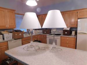 lot 164 image: Lamps