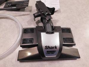 lot 175 image: Shark Vacuum