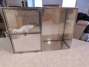lot 187 image: Mirror Cabinet