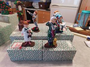 lot 189 image: Department 56 All Through The House Figurines