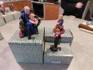 lot 191 image: Lot of Department 56 Figurines
