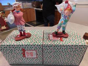 lot 193 image: Lot of Department 56 Figurines
