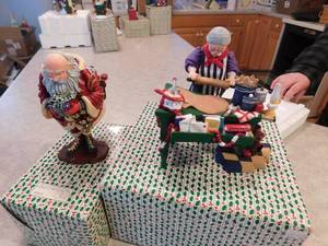lot 197 image: Lot of Department 56 Figurines