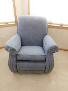 lot 30 image: Reclining Chair
