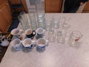lot 239 image: Lot of Cups
