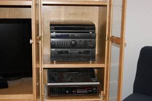 lot 3 image: DVD Player And More