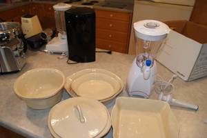 lot 54 image: Blender and Containers