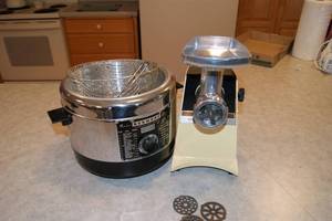 lot 56 image: Kitchen Items