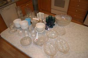 lot 60 image: Lot of Cups and Bowls
