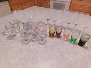 lot 79 image: Drinking and Shot Glasses
