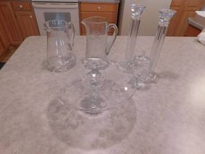 lot 81 image: Lot of Glass Items