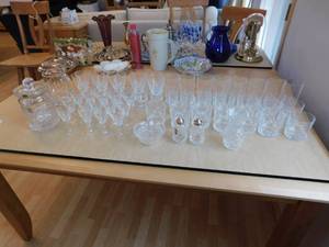 lot 82 image: Lot of Glass Cups