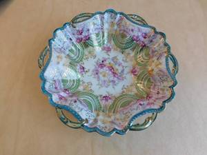 lot 84 image: Floral Bowl