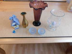 lot 91 image: Lot of Vases