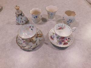 lot 92 image: Tea Set