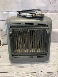 lot 9 image: Lakewood Industrial Heater $94 Retail