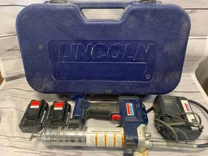 lot 11 image: Powerluber 1880 Lincoln 20 Volt Cordless Grease Gun, Charger, 2 Batteries