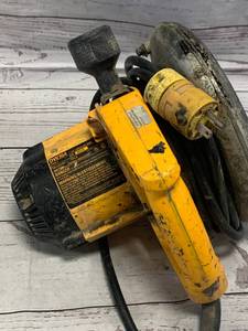 lot 13 image: DeWalt DW364 7 14 Circular Saw