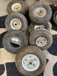 lot 27 image: Lot of 8 Wheels  Tires