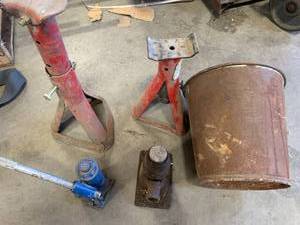 lot 30 image: Bottle Jacks, Jack Stands, Vintage Metal Bucket